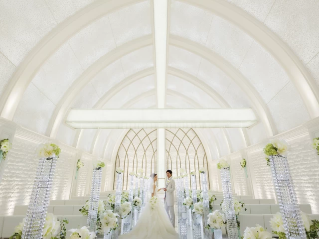 本格式場での質の高い結婚式がお得に叶う「ルクリアモーレ」