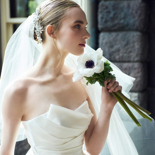 純白のウエディングドレスが花嫁をより美しく魅せる