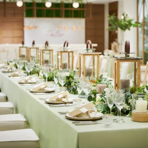 少人数でも贅沢にフロア貸切に！ご家族との会話中心のお食事会になる様、テーブルレイアウトやお席順を専任プランナーよりアドバイス♪|ルクリアモーレ名古屋の写真(45056626)