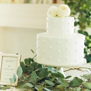 ふたりらしいオリジナルケーキはもちろん、ナチュラルな定番ケーキも人気