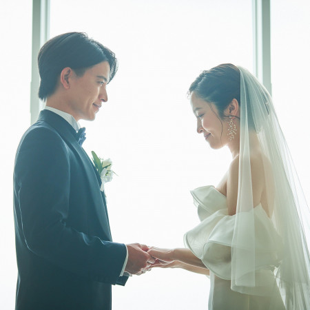 大切な人たちに見守られながら誓いの時を