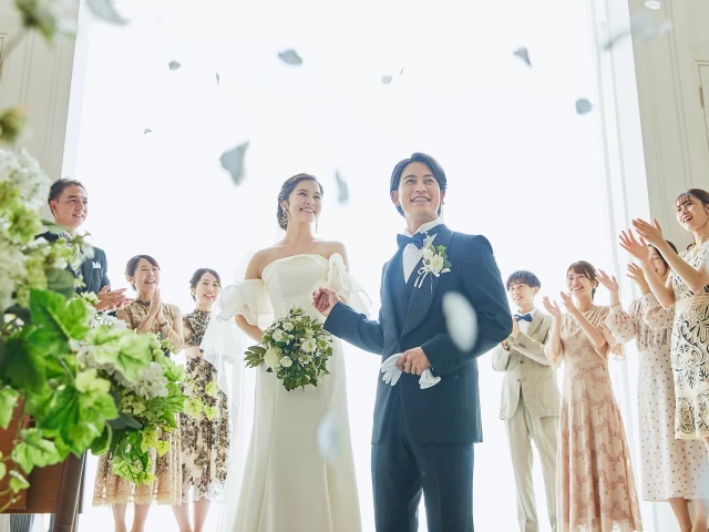 本格チャペルで質の高い結婚式が驚くほど「格安」で叶うルクリアモーレ