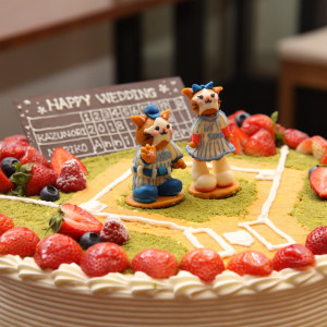 お二人の共通の趣味があればこんなオリジナルケーキも☆入刀するのがもったいないくらいのケーキですね☆|少人数専門のゲストハウス フェイン【faein】の写真(2987490)
