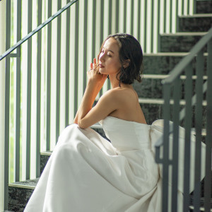 階段での写真も特別な一枚に|MIRAIE Wedding（ミライエウエディング）の写真(34250943)