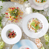心づくしの美食でワンランク上のおもてなしを
五感で楽しむ結婚式の料理は、空間に彩りをを添え、笑顔を運んできてくれます。