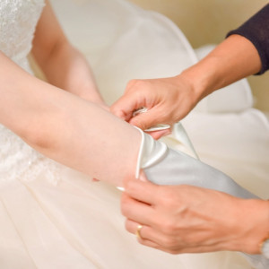 セット小物も充実。ヘアメイクスタッフが素敵な花嫁様をつくります。|ル・ピオニエ（オズブライダル）の写真(3391381)