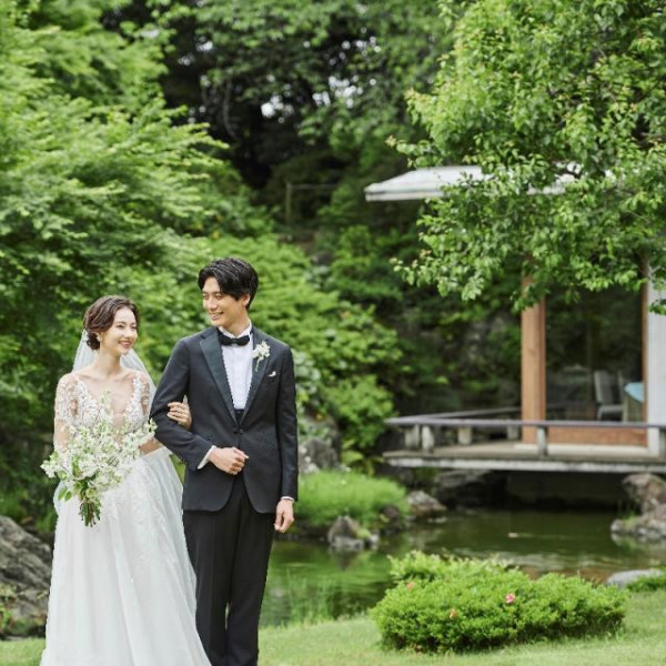 通常は会員様のみ宿泊可能な名建築ホテルへ新郎新婦宿泊1泊プレゼント（前泊or当日泊/朝食付）
