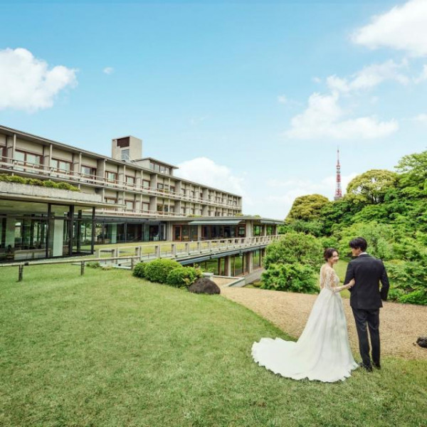 通常は会員様のみ宿泊可能な名建築ホテルへ新郎新婦宿泊1泊プレゼント（前泊or当日泊/朝食付）