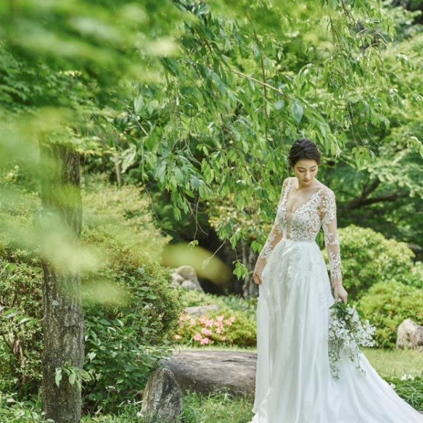 通常は会員様のみ宿泊可能な名建築ホテルへ新郎新婦宿泊1泊プレゼント（前泊or当日泊/朝食付）