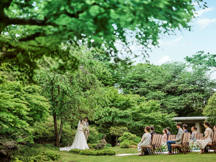 歴史的名建築と2000坪名勝庭園で上質なガーデンウェディング