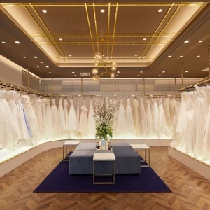 同じビルの1,2階に提携ドレスショップがあるので、衣裳選びやフィティングもスムーズ|RiN SQUARE（リンスクエア）の写真(2719458)