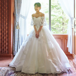 お二人のような素敵な出逢いが、あなたとドレスにも訪れますように。