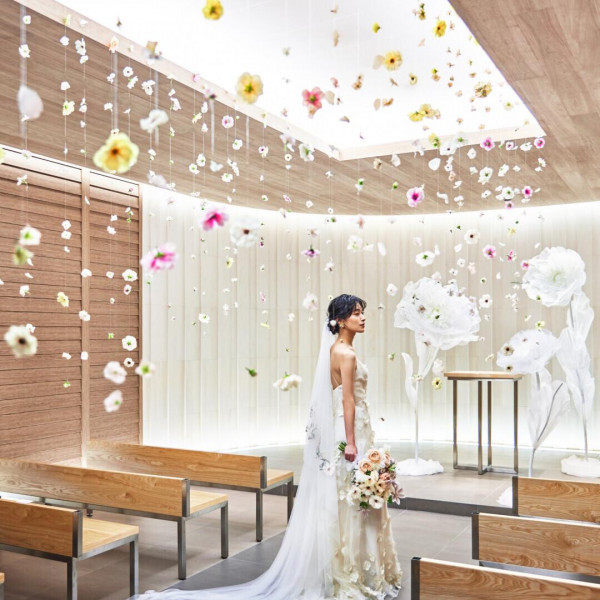 人前式、キリスト教式、神前式までさまざまな挙式スタイルからおふたりらしいセレモニーのスタイルを選べる