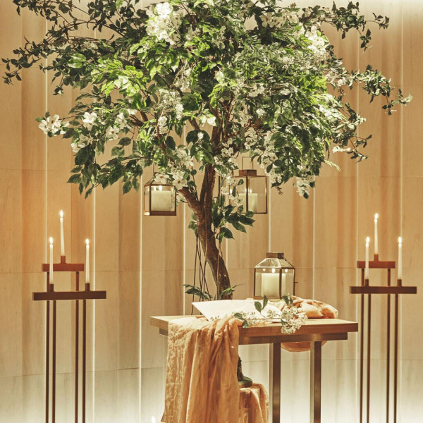 ふたりらしさが溢れ、透き通るように輝く忘れられない物語のような「時」を
心を込めて贈ります。