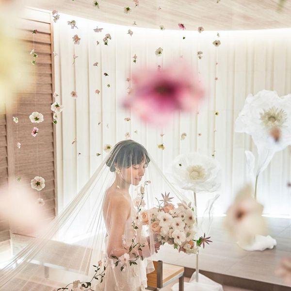 やわらかな光に包まれて、美しい花嫁姿を一枚に