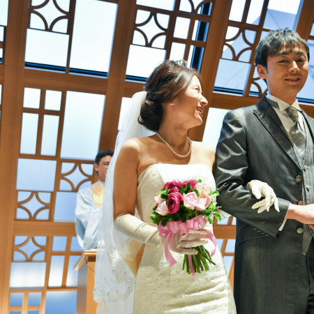【結婚式当日】家族に見守られ退場です