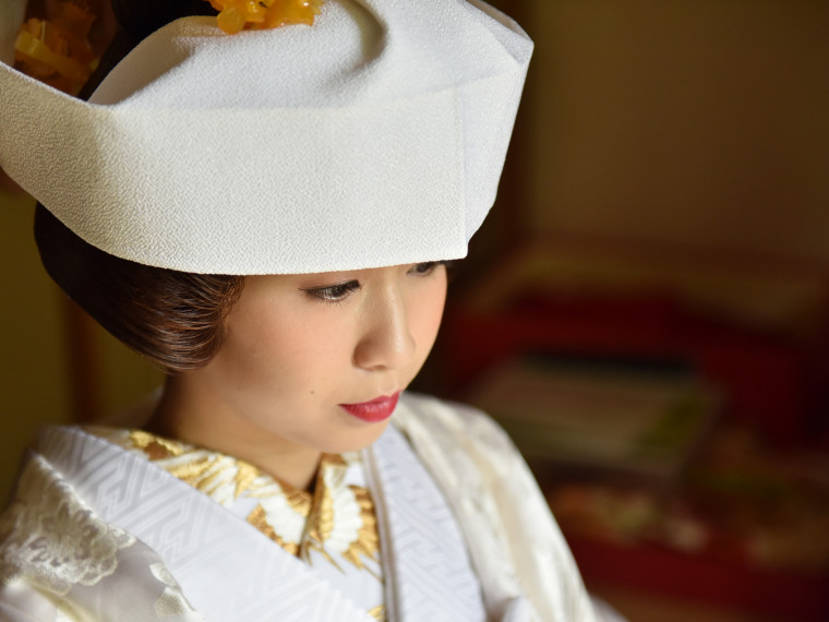 白一色で身を包む花嫁は日本人らしい凛とした美しさが際立ちます