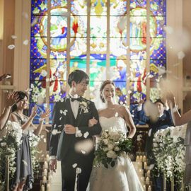 ＼初見学で最大100万特典／白亜大聖堂×ドレス見学*和牛試食付