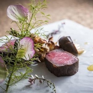 \日曜限定/好評の和牛試食×駅1分×ドレス見学★最大80万特典