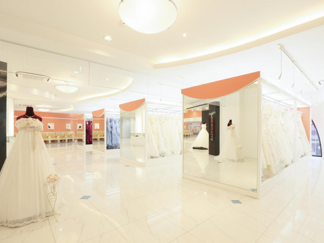 ドレス&タキシードサロン・和装など衣裳も見学!!