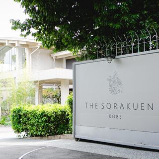 ご結婚式当日の貸切送迎バスプレゼント!