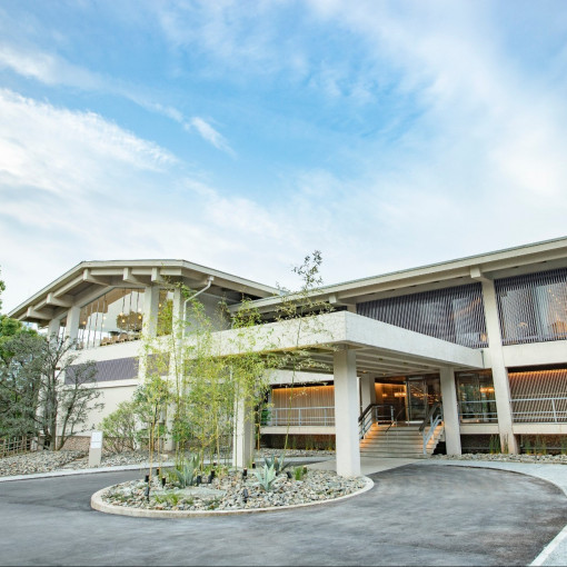 ＴＨＥ ＳＯＲＡＫＵＥＮ （相楽園）