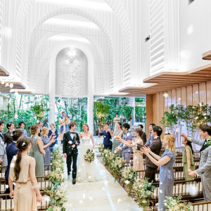 今だけ【QUO1万円付】光と緑溢れるチャペル体験×豪華3万円コース試食