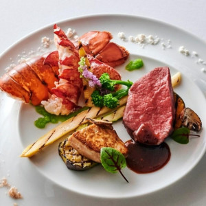 【QUO1万円付】黒毛和牛＆オマール堪能！3万円試食×全館見学