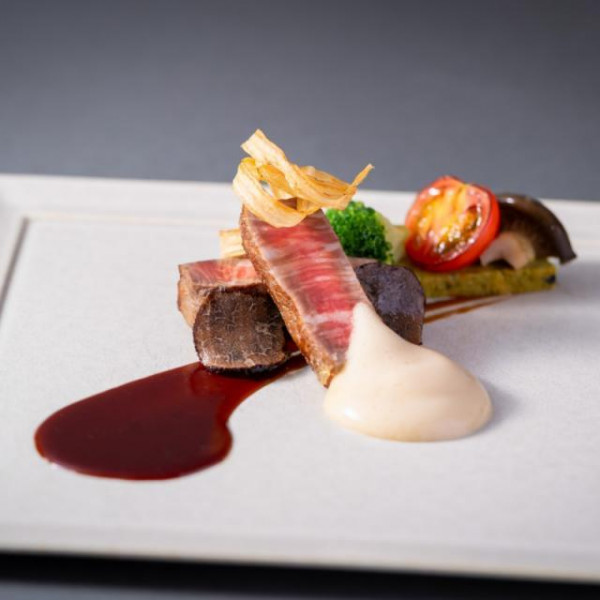 【4万円相当豪華7品無料試食】特選牛ロース/フィレ食べ比べ＆フォアグラ＆オマール