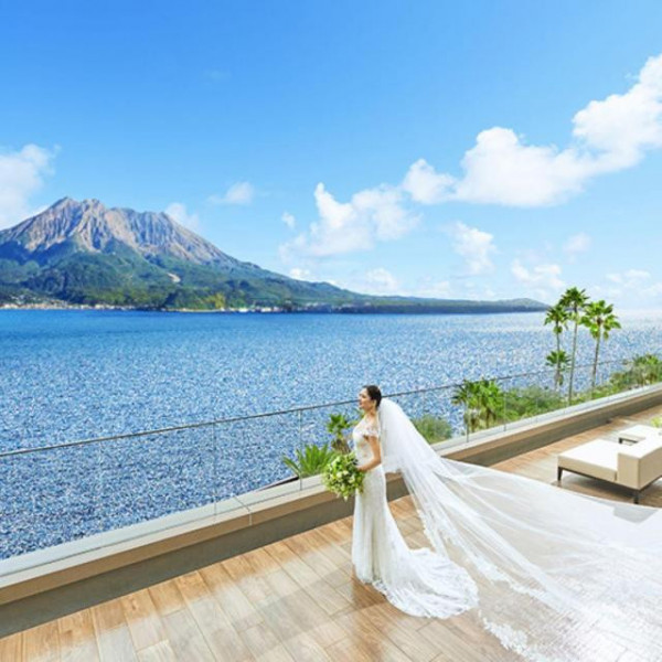 1日を通して様々な姿を魅せてくれる桜島はおふたりの最幸な1日を彩ります