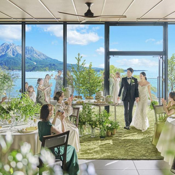 アットホームな空間で圧倒的桜島のロケーションを眺めながら行う少人数ウエディング♪