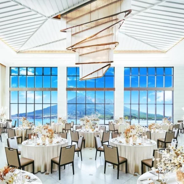 専門のプロフェッショナルと共に創るお二人だけのコーディネート。