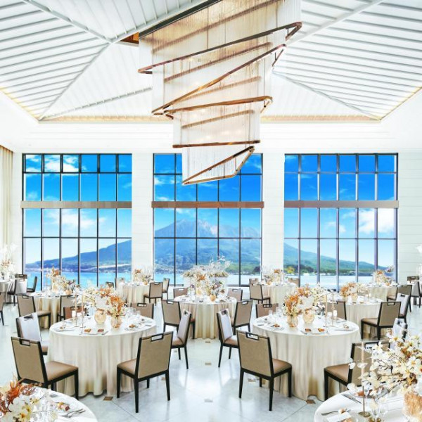 専門のプロフェッショナルと共に創るお二人だけのコーディネート。