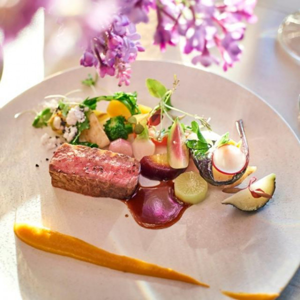 ナチュラル薩摩フレンチという独自のコース料理でおもてなし