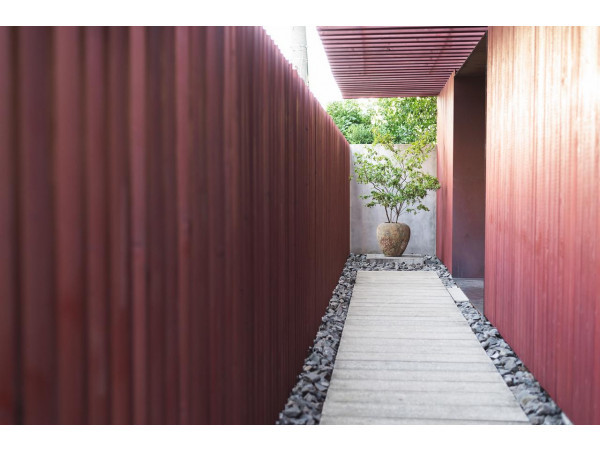 IWAI OMOTESANDO(イワイ オモテサンドウ)