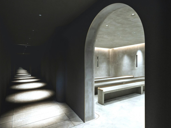 IWAI OMOTESANDO(イワイ オモテサンドウ)