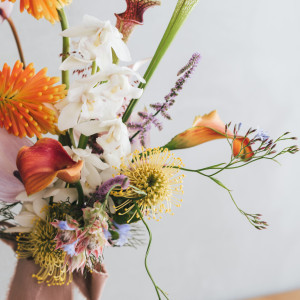 季節を感じられる、色とりどりの花たち|IWAI OMOTESANDO(イワイ オモテサンドウ)の写真(14526050)