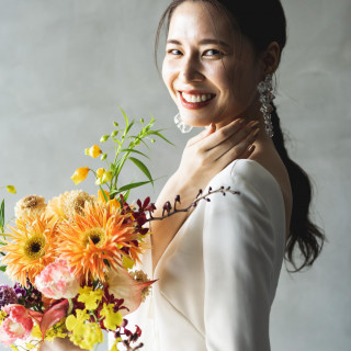 ーDRESSー IWAI OMOTESANDOの空間に合わせてセレクトした、IWAIオリジナルドレス。すべてのアイテムを妥協なく見直した、 私たちのベストをご提案します。