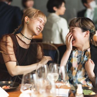 あえてメニュー名ではなく、食材名だけが書かれたメニュー表。料理が自然と会話のきっかけになる