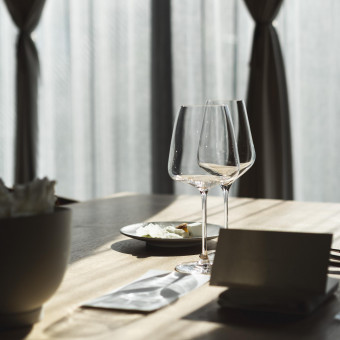 椅子の座り心地、口当たりのいいグラス、食べやすいお箸、隅々に感じるこだわりを体感して