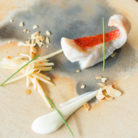 「美味しい」「新しい！」というゲストの声で溢れる、IWAI料理の特徴とは？「結婚式が素敵な思い出になる 手助けのために、料理はある」という想いで心をこめてお作りしています