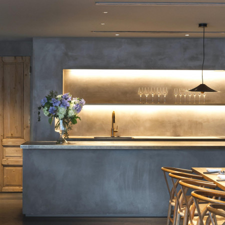 ーLiving Roomー 非日常感のあるホームパーティが叶います。まるで家にいるかのように寛ぎながら、大切な人たちが一同に会する奇跡を噛みしめる場所。ぜひご体感ください