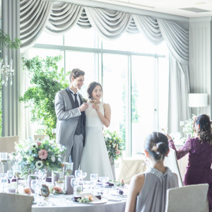 自然光たっぷりの明るい会場でアットホームなパーティーも|ホテル アゴーラ リージェンシー 大阪堺の写真(55055701)