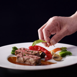 ホテルシェフ厳選食材でのオリジナル婚礼コース。味はもちろん見た目にも拘ったお料理でおもてなし|ホテル アゴーラ リージェンシー 大阪堺の写真(55055879)