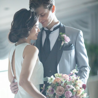 《TAKAMI BRIDAL》専属のスタイリストが運命の一着をご提案させていただきます