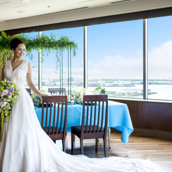 神戸まで続く海岸線から明石海峡大橋までを一望できる