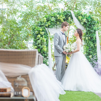 《全天候型ガーデンでの挙式》天候に左右されずにガーデン挙式が叶う