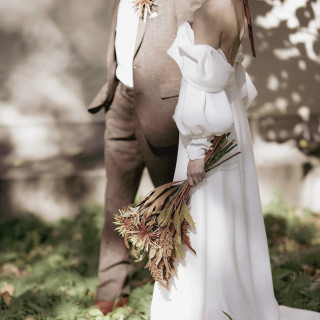 ドレスとの組み合わせが美しい各種パーツもご用意