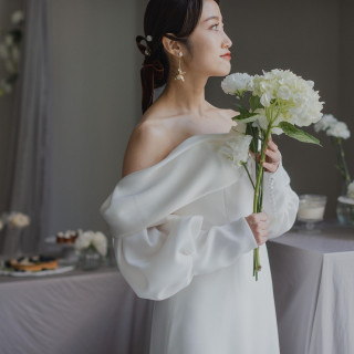 デザイナーの美意識が細部にまでいかされたドレス