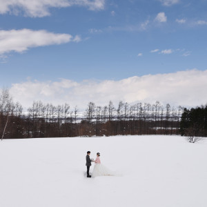 イルムの丘の幻想的な世界で雪の中のウエディング写真をお楽しみいただけます!!|イルムの丘 セント・マーガレット教会の写真(21865213)